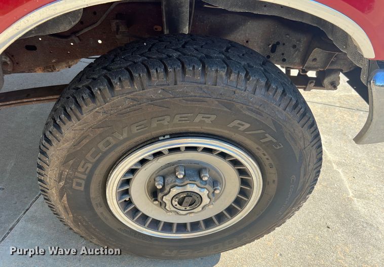 image for item KC9815 1988 Ford F250  flatbed pickup truck