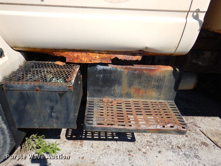 image for item KF9583 1999 GMC C8500  dump truck