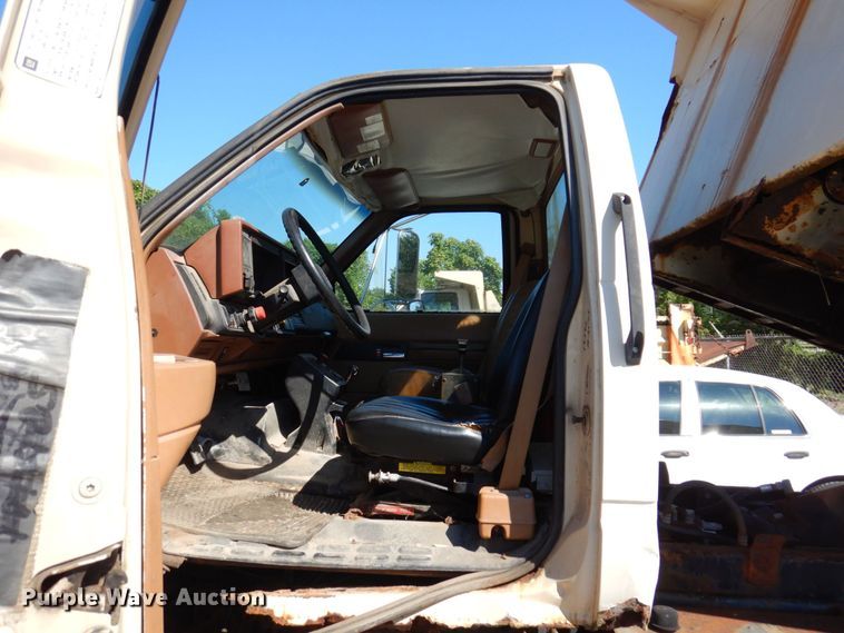 image for item KF9584 1992 GMC TopKick  dump truck