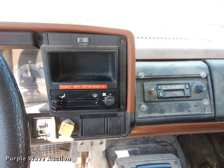 image for item KF9584 1992 GMC TopKick  dump truck