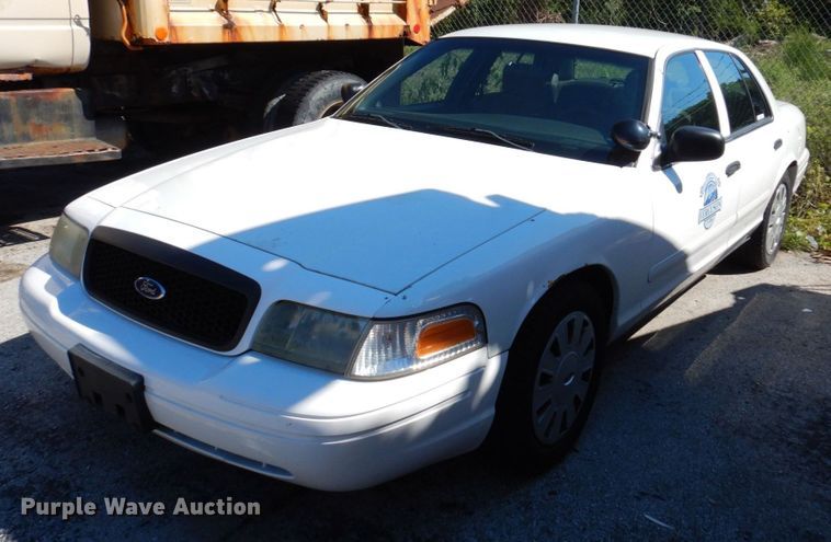 image for item KF9585 2006 Ford Crown Victoria Police Interceptor