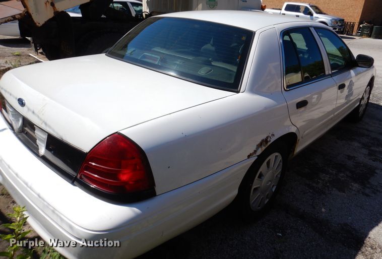 image for item KF9585 2006 Ford Crown Victoria Police Interceptor