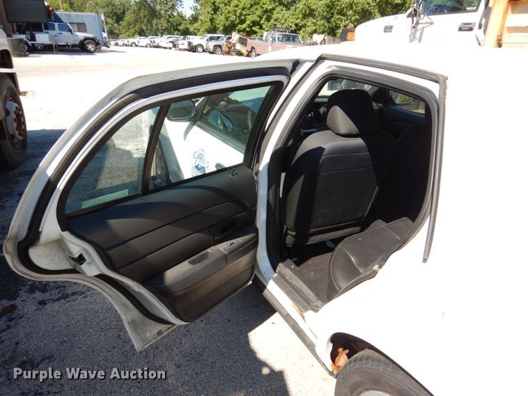 image for item KF9585 2006 Ford Crown Victoria Police Interceptor