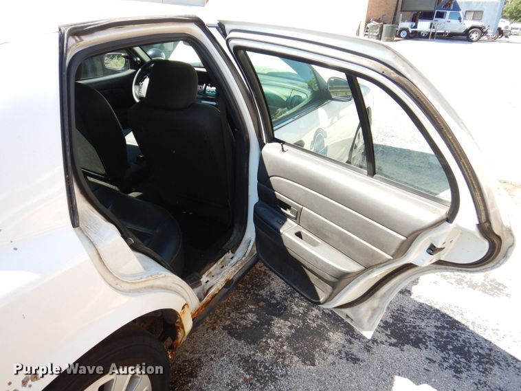 image for item KF9585 2006 Ford Crown Victoria Police Interceptor