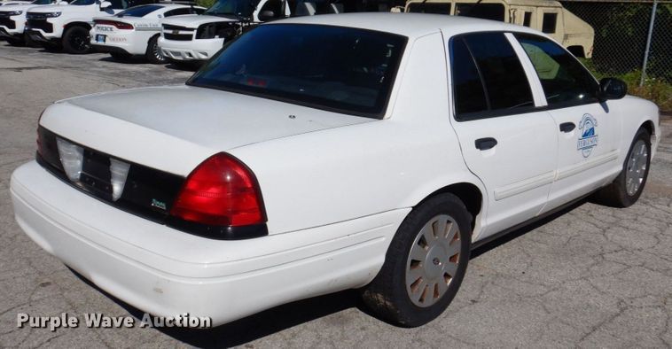 image for item KF9586 2010 Ford Crown Victoria Police Interceptor