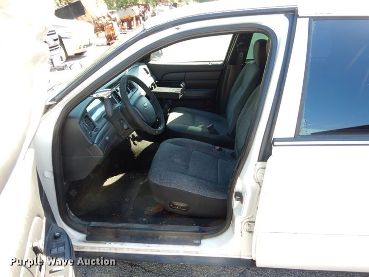 image for item KF9586 2010 Ford Crown Victoria Police Interceptor
