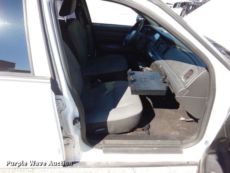 image for item KF9586 2010 Ford Crown Victoria Police Interceptor