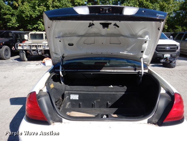 image for item KF9586 2010 Ford Crown Victoria Police Interceptor