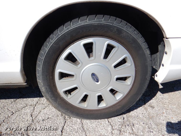 image for item KF9586 2010 Ford Crown Victoria Police Interceptor