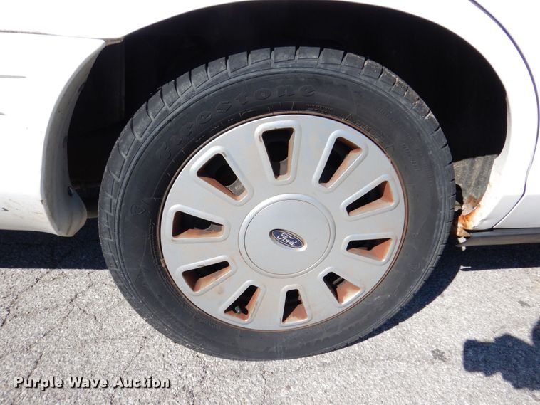 image for item KF9586 2010 Ford Crown Victoria Police Interceptor