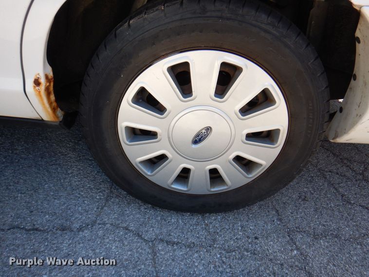 image for item KF9586 2010 Ford Crown Victoria Police Interceptor