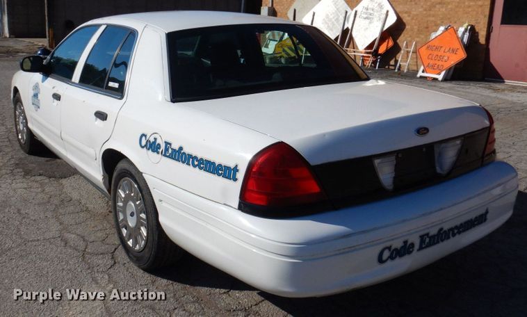 image for item KF9587 2004 Ford Crown Victoria Police Interceptor