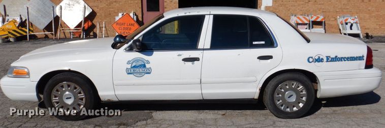 image for item KF9587 2004 Ford Crown Victoria Police Interceptor