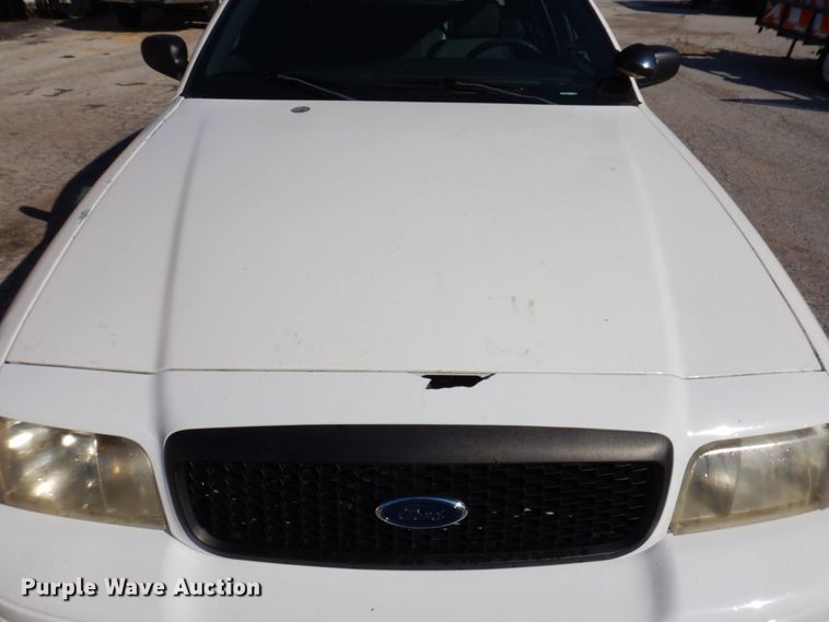 image for item KF9587 2004 Ford Crown Victoria Police Interceptor
