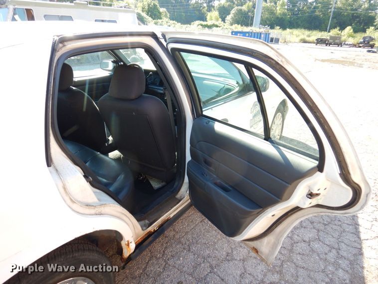 image for item KF9587 2004 Ford Crown Victoria Police Interceptor