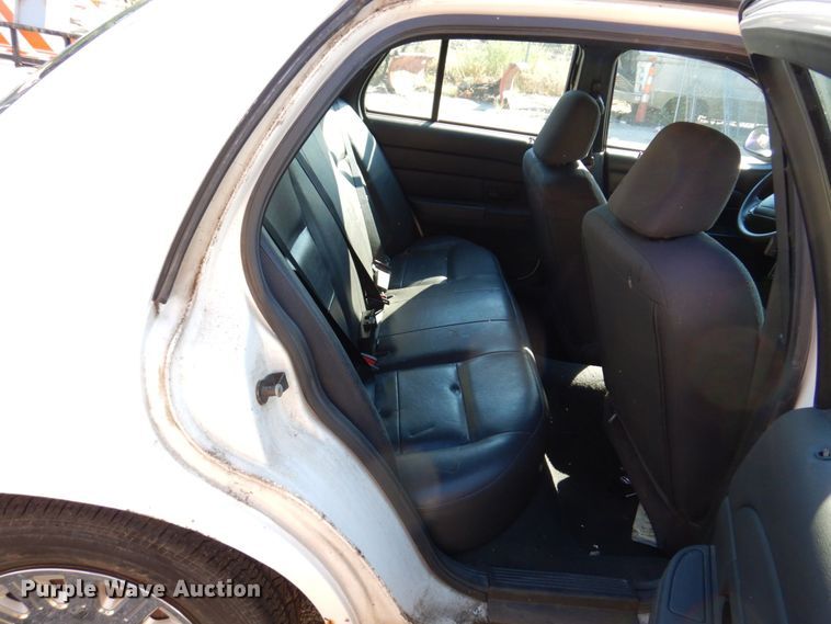 image for item KF9587 2004 Ford Crown Victoria Police Interceptor