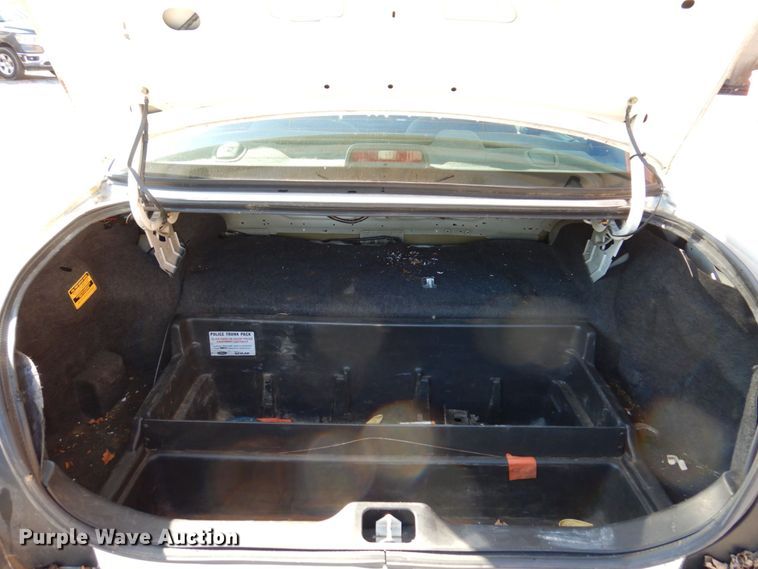 image for item KF9587 2004 Ford Crown Victoria Police Interceptor