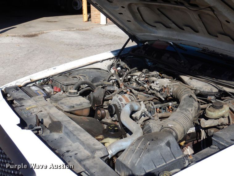 image for item KF9587 2004 Ford Crown Victoria Police Interceptor