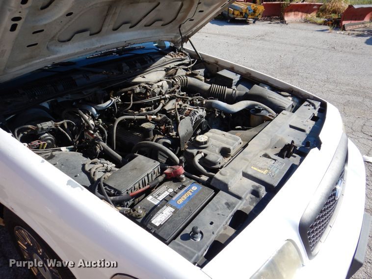 image for item KF9587 2004 Ford Crown Victoria Police Interceptor