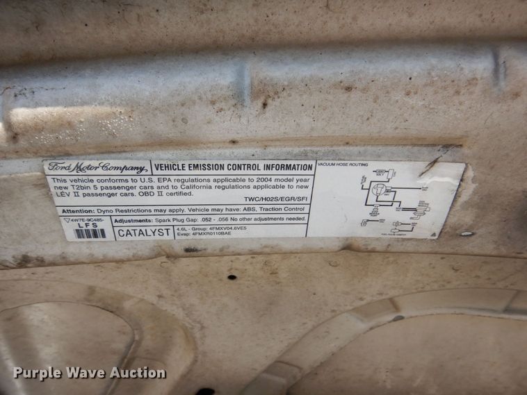 image for item KF9587 2004 Ford Crown Victoria Police Interceptor