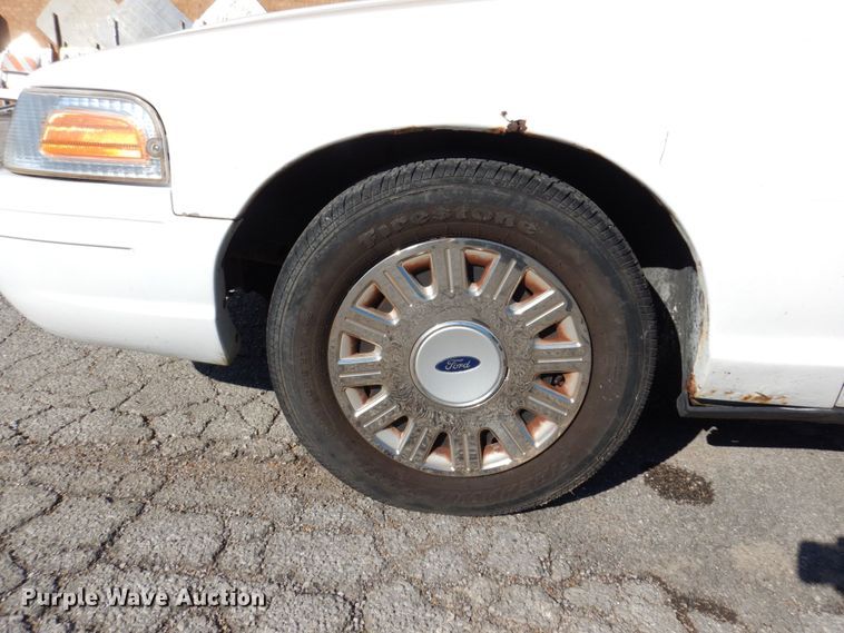 image for item KF9587 2004 Ford Crown Victoria Police Interceptor