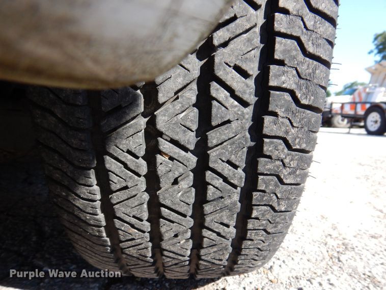 image for item KF9587 2004 Ford Crown Victoria Police Interceptor