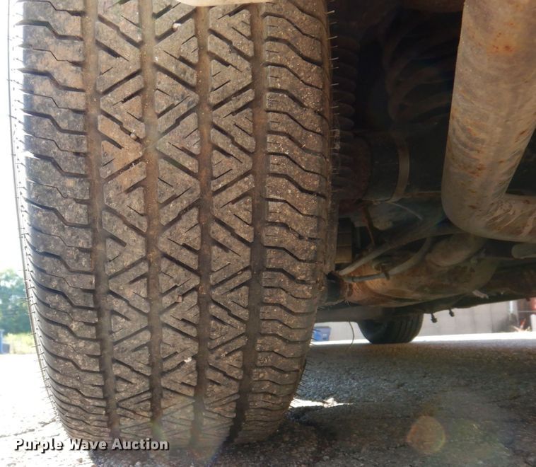 image for item KF9587 2004 Ford Crown Victoria Police Interceptor