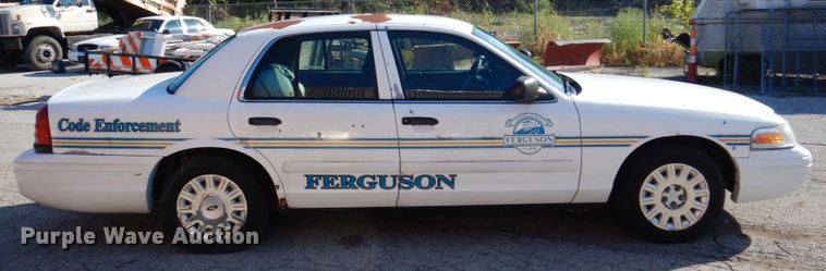 image for item KF9588 2003 Ford Crown Victoria Police Interceptor