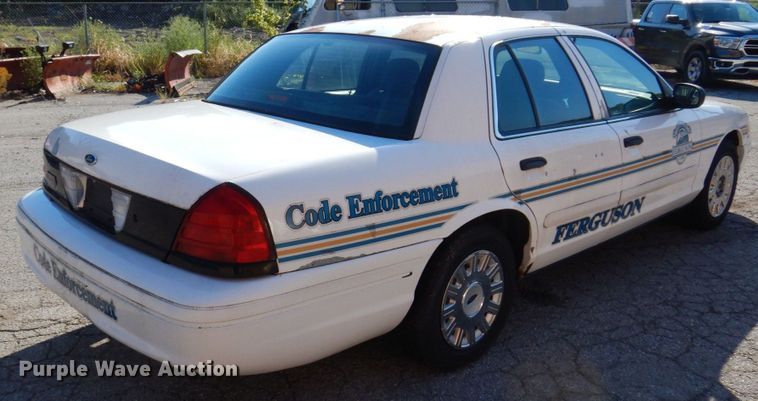 image for item KF9588 2003 Ford Crown Victoria Police Interceptor