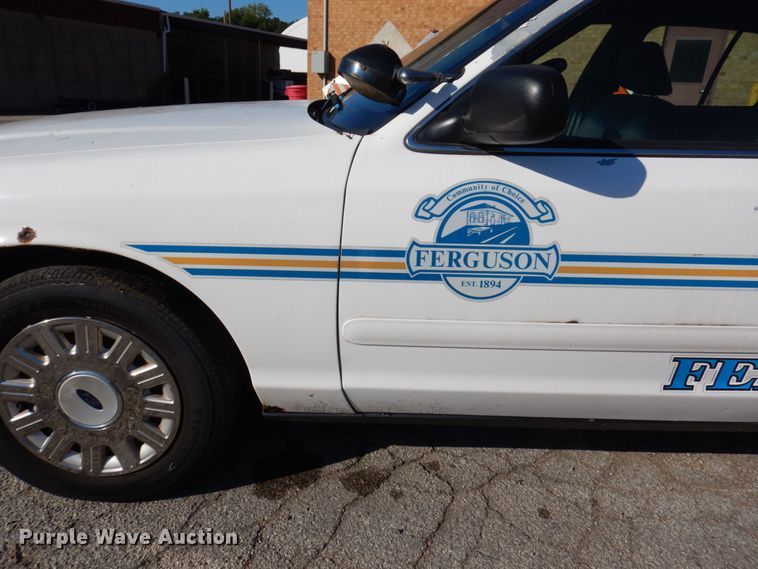 image for item KF9588 2003 Ford Crown Victoria Police Interceptor