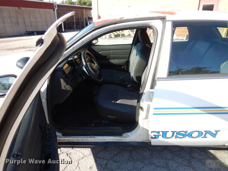 image for item KF9588 2003 Ford Crown Victoria Police Interceptor
