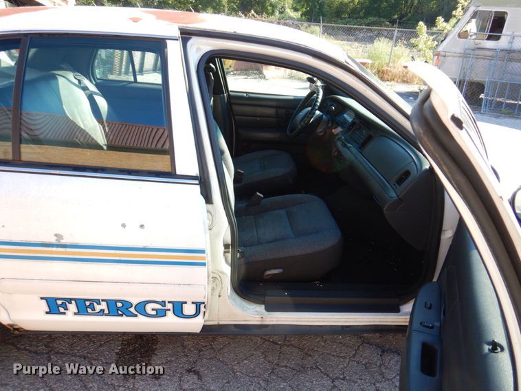 image for item KF9588 2003 Ford Crown Victoria Police Interceptor