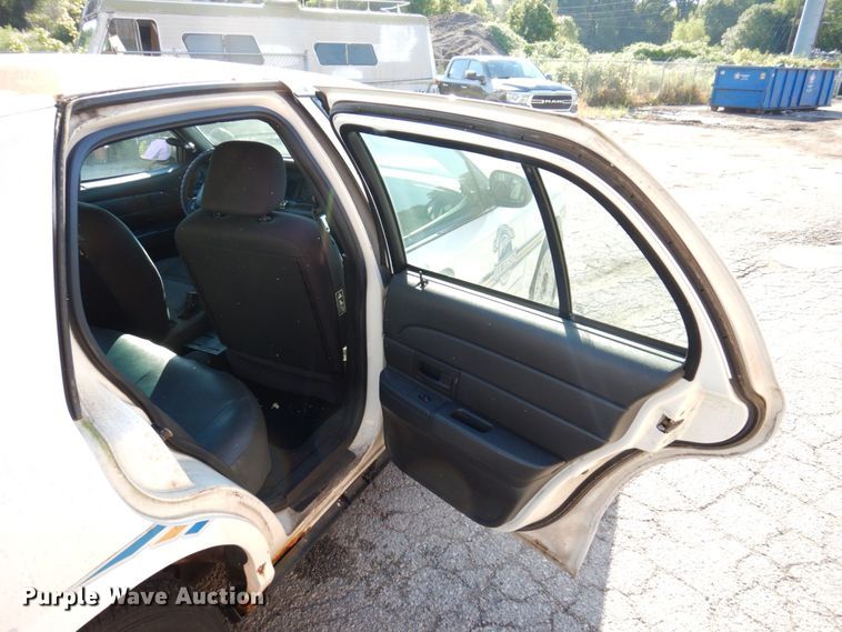 image for item KF9588 2003 Ford Crown Victoria Police Interceptor