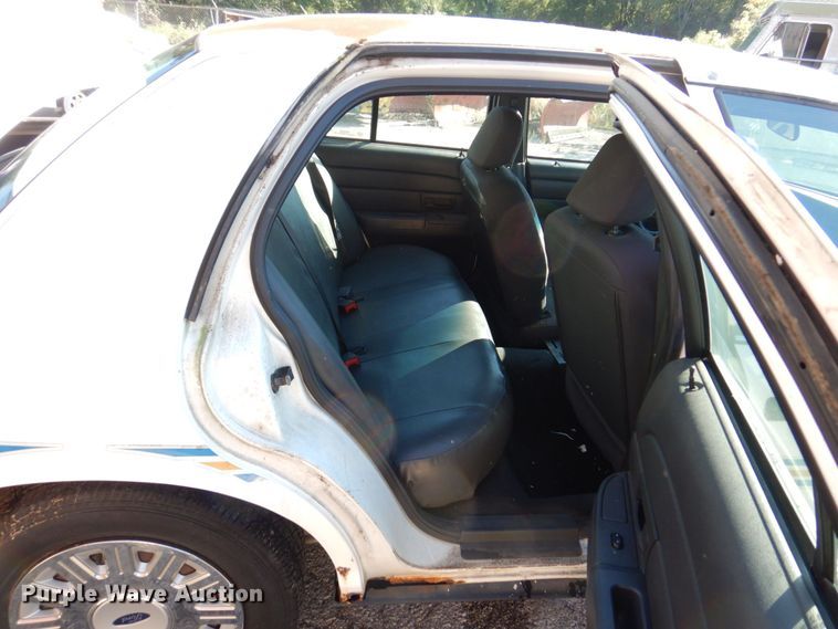 image for item KF9588 2003 Ford Crown Victoria Police Interceptor