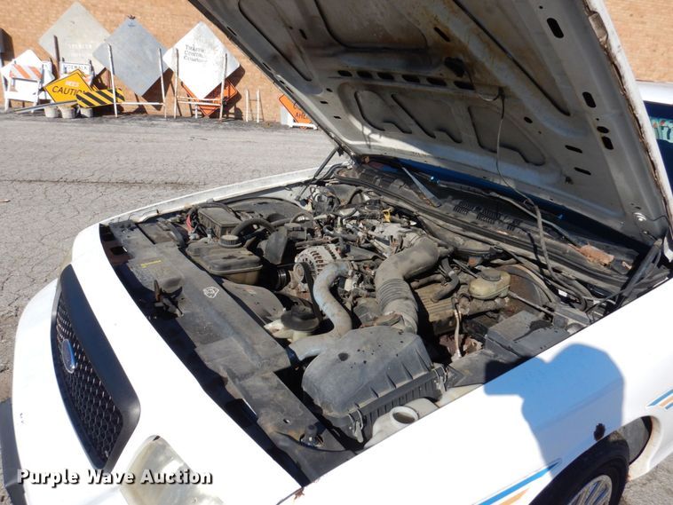 image for item KF9588 2003 Ford Crown Victoria Police Interceptor