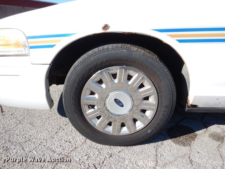 image for item KF9588 2003 Ford Crown Victoria Police Interceptor