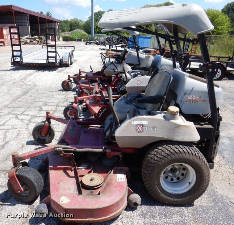 image for item KF9589 (3) ZTR lawn mowers