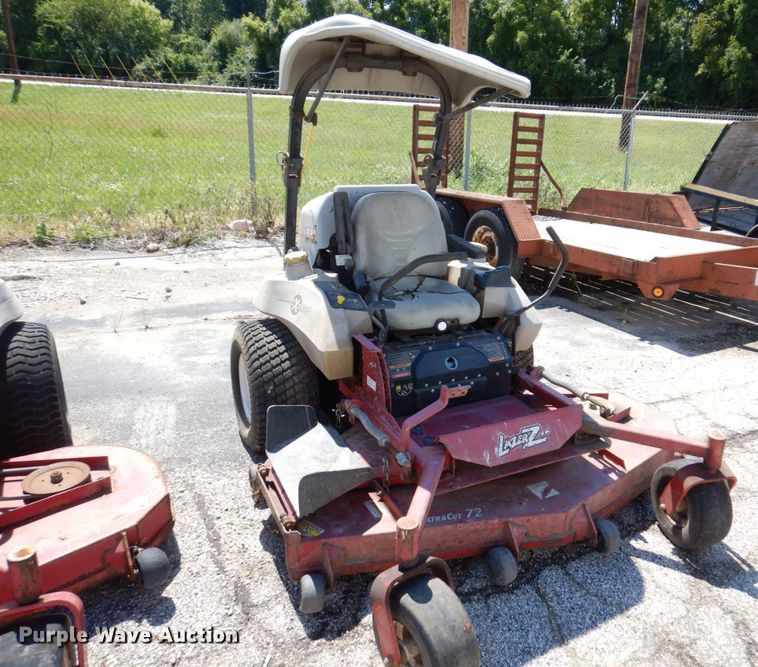 image for item KF9589 (3) ZTR lawn mowers