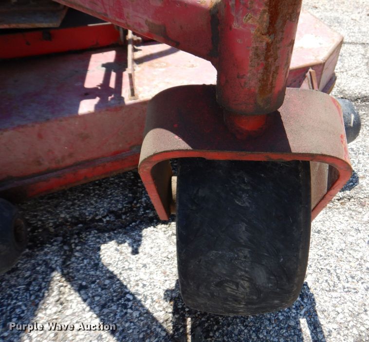 image for item KF9589 (3) ZTR lawn mowers