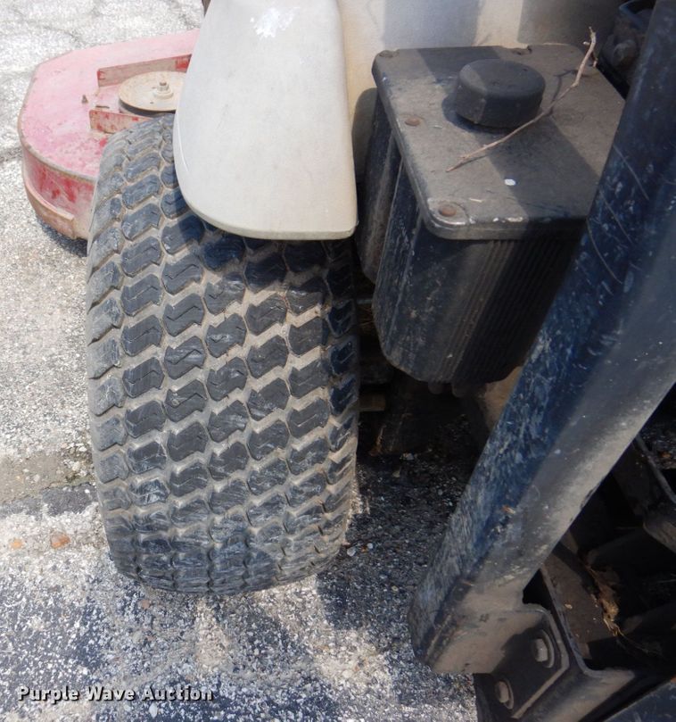 image for item KF9589 (3) ZTR lawn mowers