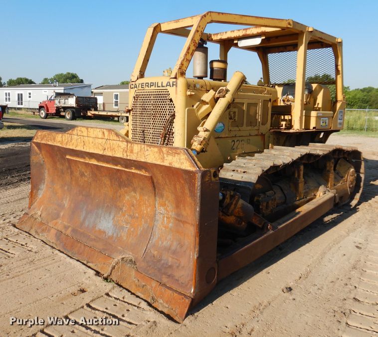 image for item KI9236 1970 Caterpillar D6C  dozer