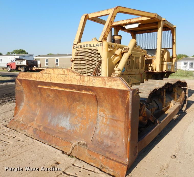 image for item KI9236 1970 Caterpillar D6C  dozer