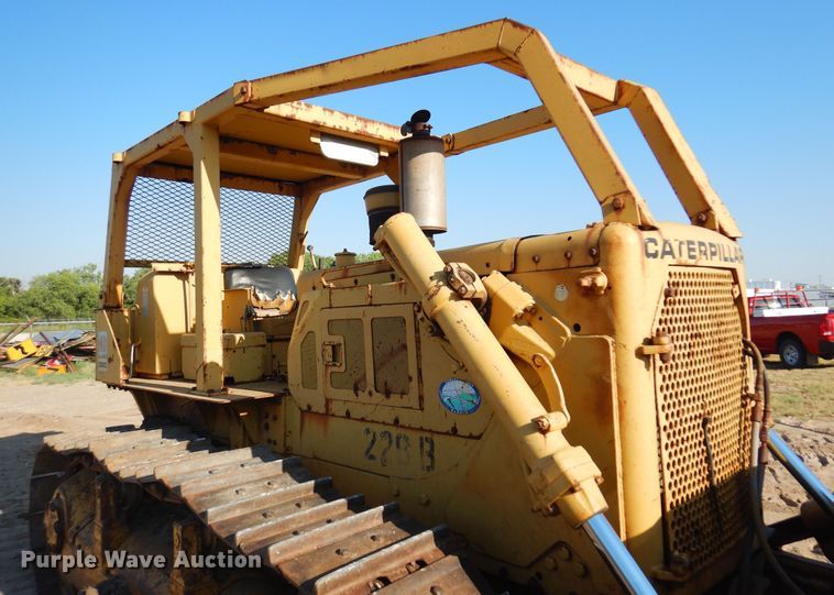image for item KI9236 1970 Caterpillar D6C  dozer