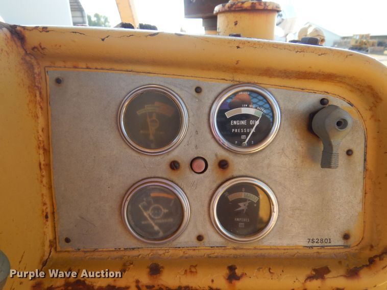 image for item KI9236 1970 Caterpillar D6C  dozer