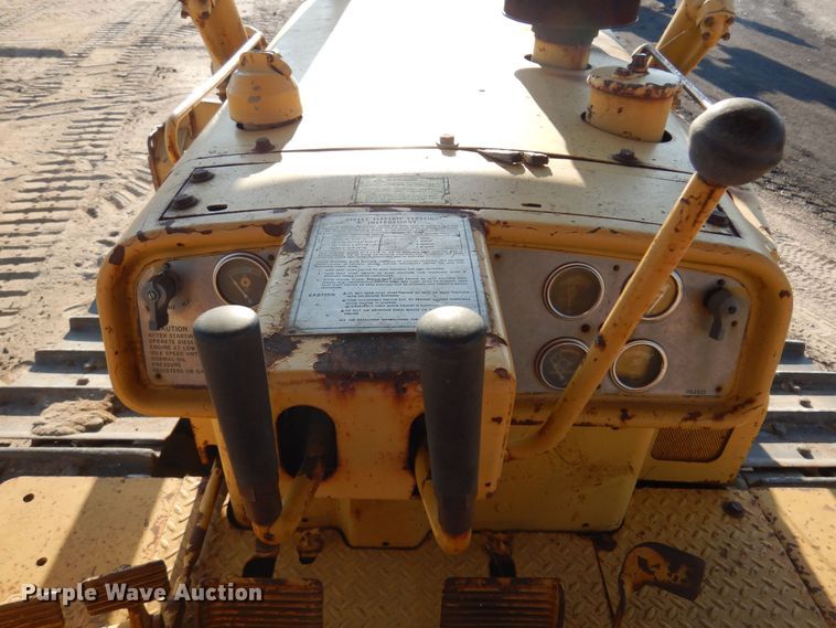 image for item KI9236 1970 Caterpillar D6C  dozer