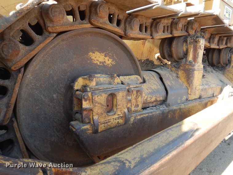 image for item KI9236 1970 Caterpillar D6C  dozer