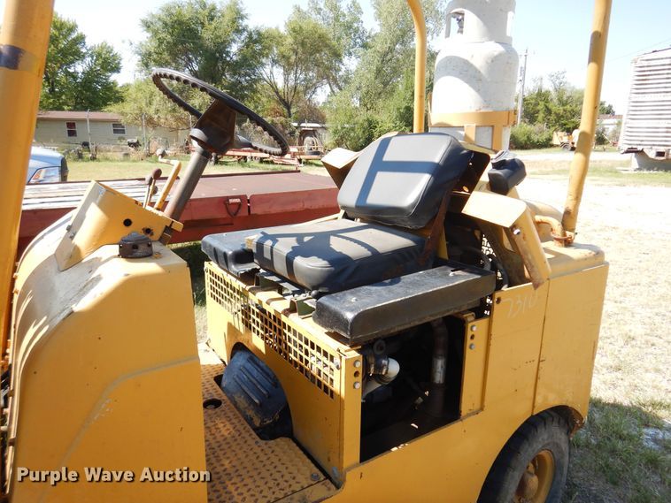 image for item KI9242 Towmotor 601PG5024  forklift