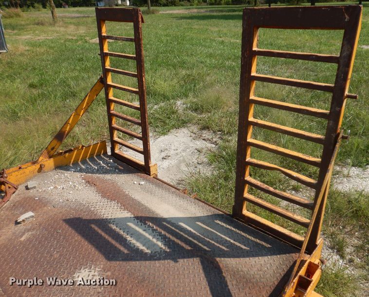 image for item KP9287 1993 Performance Track SK6816  utility trailer