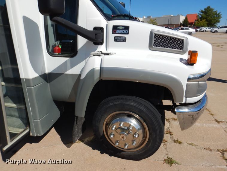 image for item KP9324 2008 Turtle Top Odyssey XL  coach bus