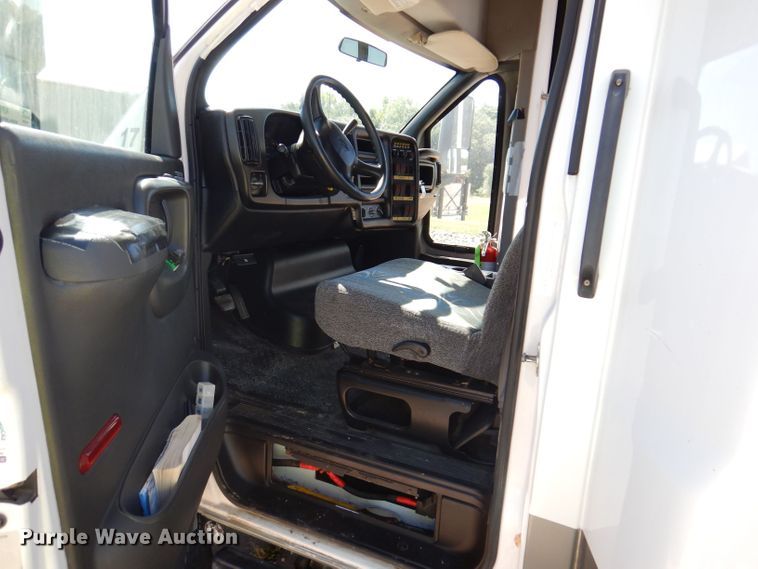 image for item KP9324 2008 Turtle Top Odyssey XL  coach bus